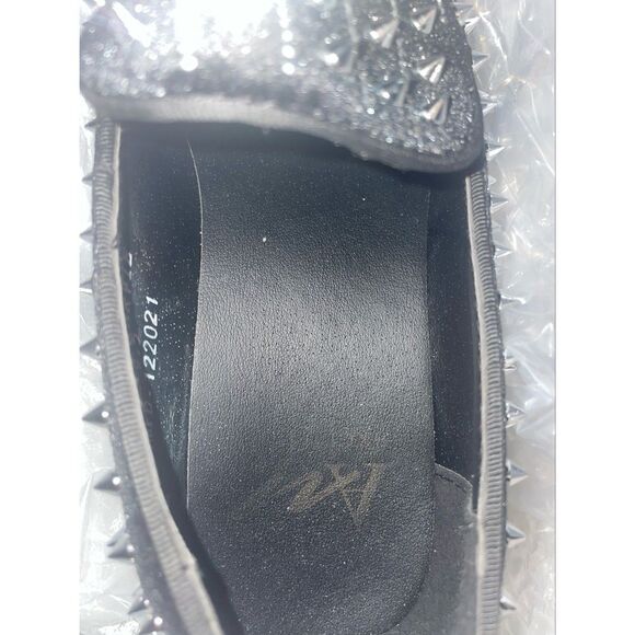 AM Exclusive Black With Silver Rhinestones & Spikes Slip-on Red Bottom Size 9.5M - Picture 4 of 12